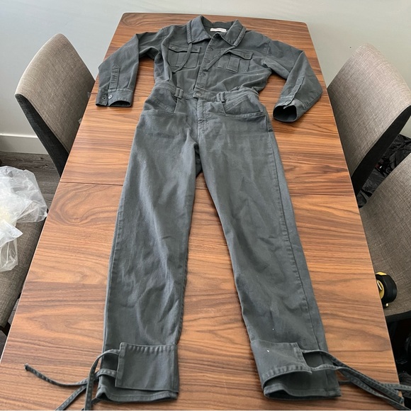 Gray Utility Jumpsuit with Long Sleeves and Adjustable Cuffs